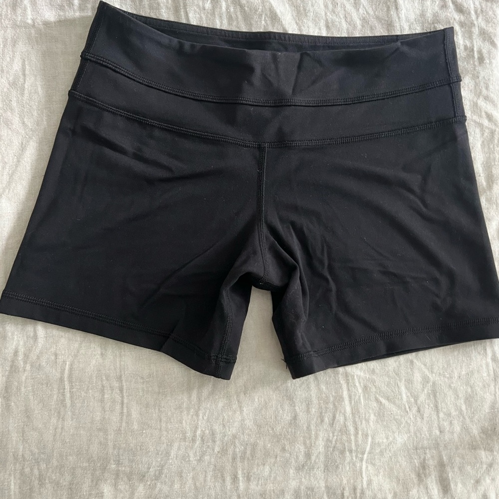 Lululemon short bike shorts